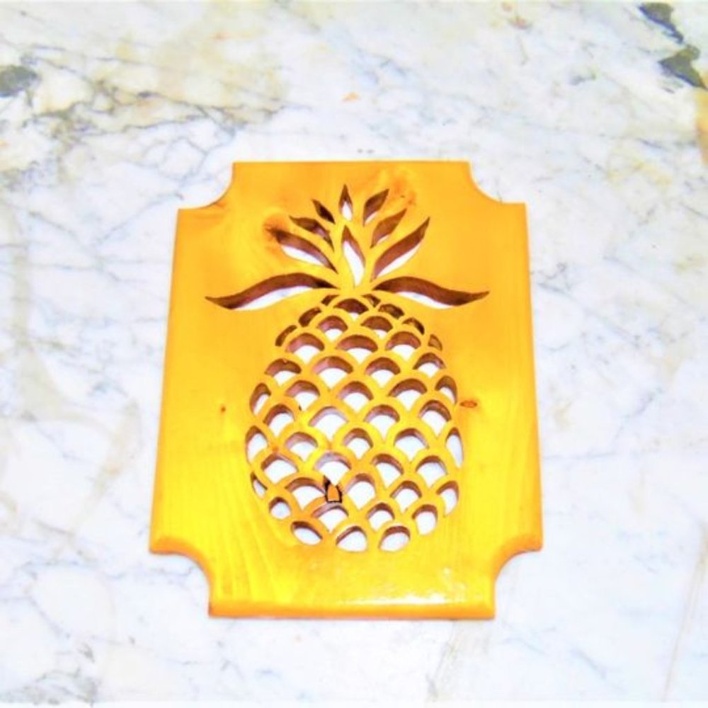 Hand crafted wood pineapple plaque